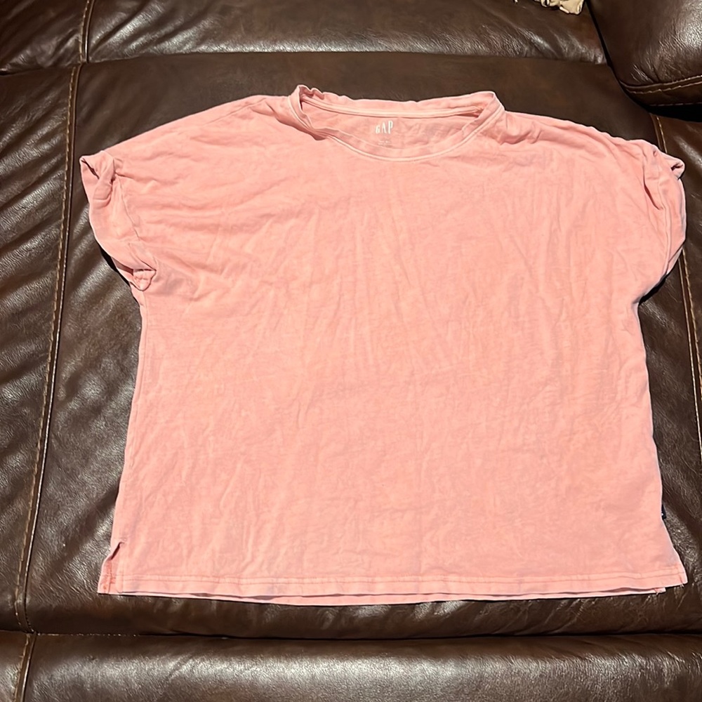 Gap shirtsleeve crop top